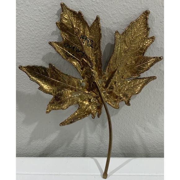 Vtg 1992 Ouray, CA Solid Brass Textured Maple Leaf Wall Hanging Decoration - Picture 4 of 5